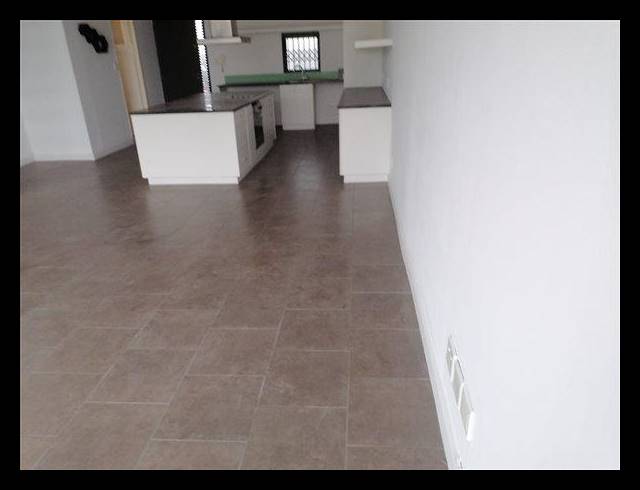 2 BEDROOM APARTMENT FOR SALE IN NEWTOWN